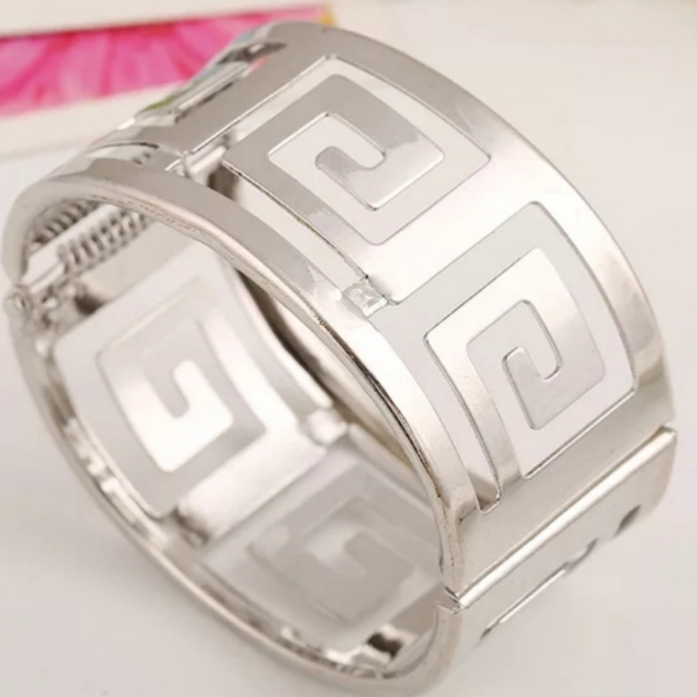 **NEW** - Maxi Punk Silver Tone Cuff Bracelet